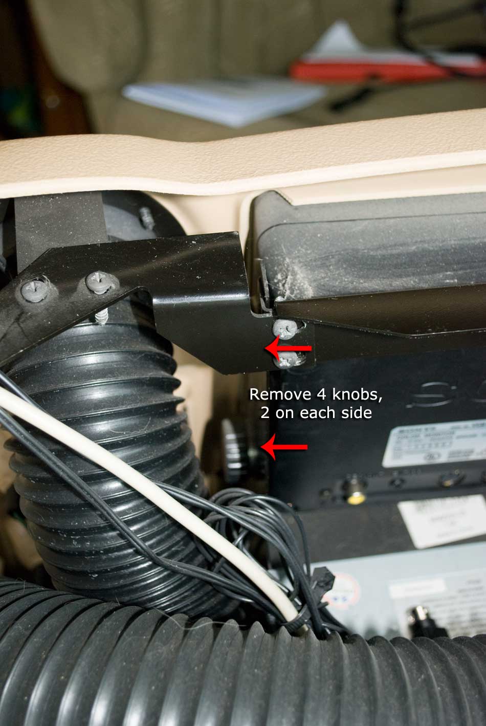 Remove mounting knobs